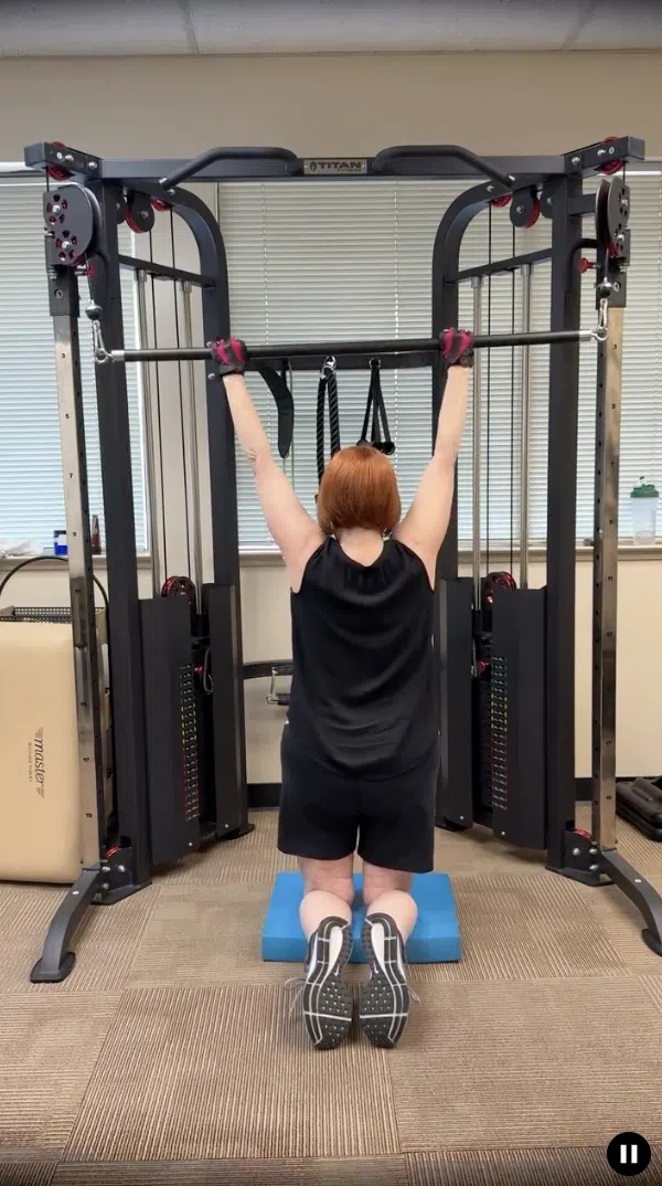 Lat pulldown